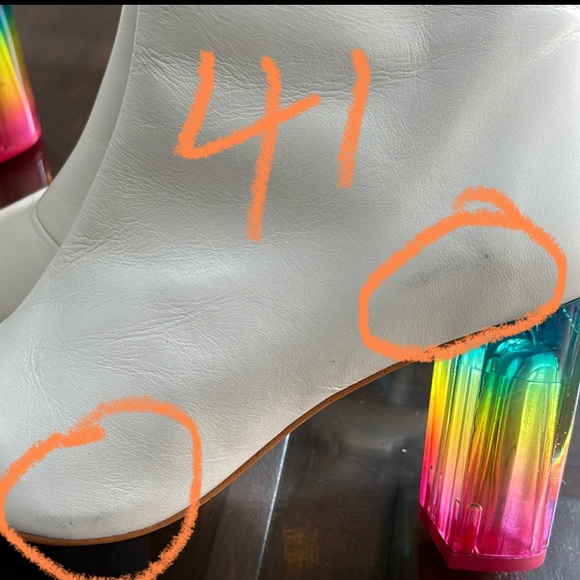 KURT GEIGER LONDON
RAINBOW STRUT WHITE LEATHER BOOTS - Picture 11 of 15